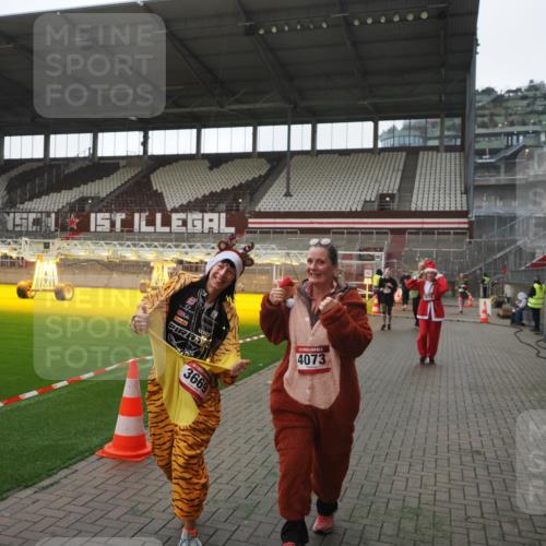 07.12.2025 - St. Pauli X-Mass-Run No. 15 Fabian Wolf http://msf.ph/oto/9395268 07.12.2025 10:29:05 Ziel 161, 165, 1308, 1330, 2874, 3299, 3669, 3938, 3942, 4073, 4265, 4291, 4543, 4544 meine-sportfotos.de