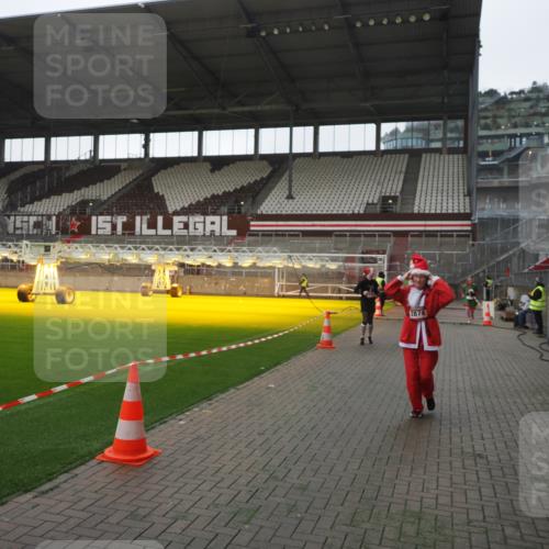 07.12.2025 - St. Pauli X-Mass-Run No. 15 Fabian Wolf http://msf.ph/oto/9395276 07.12.2025 10:29:06 Ziel 161, 165, 1308, 1330, 2874, 3299, 3669, 3938, 3942, 4073, 4265, 4291 meine-sportfotos.de