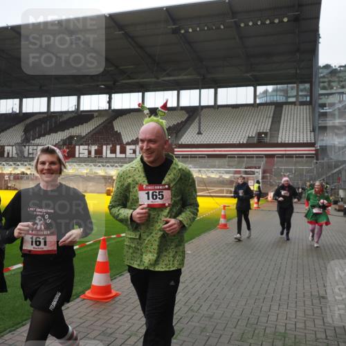 07.12.2025 - St. Pauli X-Mass-Run No. 15 Fabian Wolf http://msf.ph/oto/9395300 07.12.2025 10:29:12 Ziel 161, 165, 2874, 3299, 3669, 3938, 3942, 4073 meine-sportfotos.de