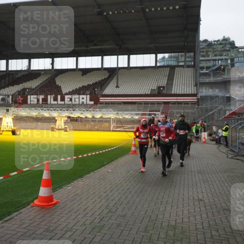 07.12.2025 - St. Pauli X-Mass-Run No. 15 Fabian Wolf http://msf.ph/oto/9395337 07.12.2025 10:29:29 Ziel 450, 458, 1039, 1373, 1548, 1550, 1677, 1842, 2001, 3080, 3115, 3470, 4007, 4009, 4126, 4264, 4266, 4293, 4296, 4440, 4531, 4695 meine-sportfotos.de