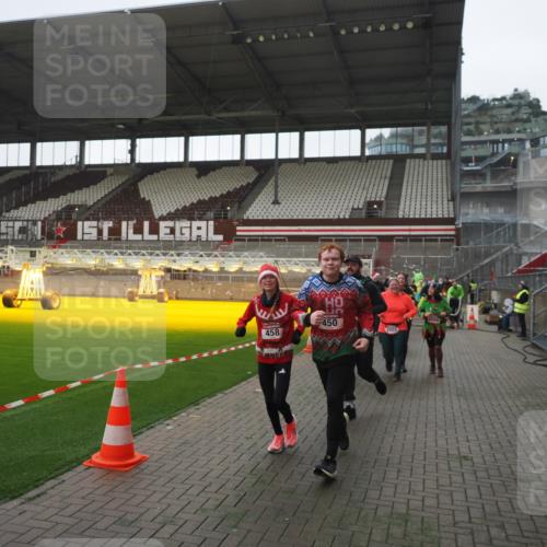 07.12.2025 - St. Pauli X-Mass-Run No. 15 Fabian Wolf http://msf.ph/oto/9395343 07.12.2025 10:29:30 Ziel 450, 458, 1039, 1373, 1548, 1550, 1677, 1842, 2001, 3080, 3115, 3468, 3469, 3470, 4007, 4009, 4126, 4264, 4266, 4293, 4296, 4440, 4531, 4695 meine-sportfotos.de