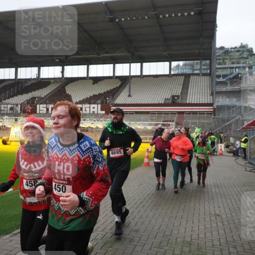 07.12.2025 - St. Pauli X-Mass-Run No. 15 Fabian Wolf http://msf.ph/oto/9395348 07.12.2025 10:29:31 Ziel 450, 458, 1039, 1198, 1204, 1209, 1373, 1548, 1550, 1677, 1842, 2001, 3080, 3115, 3468, 3469, 3470, 4007, 4009, 4126, 4264, 4266, 4293, 4296, 4440, 4531, 4695 meine-sportfotos.de