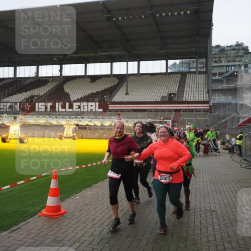07.12.2025 - St. Pauli X-Mass-Run No. 15 Fabian Wolf http://msf.ph/oto/9395351 07.12.2025 10:29:32 Ziel 450, 458, 1039, 1198, 1201, 1204, 1209, 1373, 1548, 1550, 1677, 1842, 2001, 3080, 3115, 3468, 3469, 3470, 4007, 4009, 4126, 4264, 4266, 4293, 4296, 4440, 4531, 4695 meine-sportfotos.de