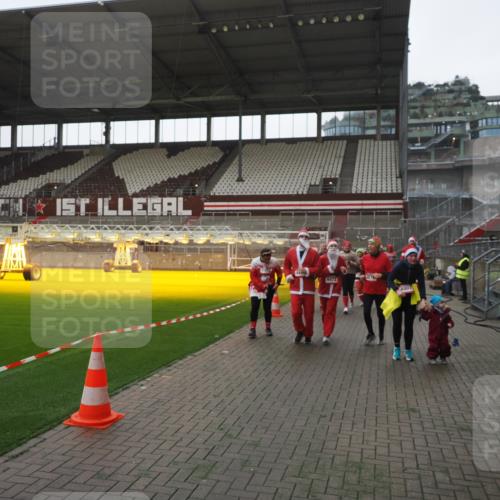 07.12.2025 - St. Pauli X-Mass-Run No. 15 Fabian Wolf http://msf.ph/oto/9395399 07.12.2025 10:29:44 Ziel 10, 423, 426, 1039, 1090, 1091, 1198, 1201, 1204, 1209, 1669, 2878, 3080, 3468, 3469, 3494, 3497, 3516, 3517, 4009, 4126, 4293, 4296, 4472, 4476 meine-sportfotos.de