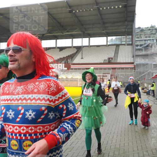 07.12.2025 - St. Pauli X-Mass-Run No. 15 Fabian Wolf http://msf.ph/oto/9395422 07.12.2025 10:29:54 Ziel 10, 423, 426, 1090, 1091, 1669, 2878, 3494, 3497, 3516, 3517, 4472, 4476, 4533, 4534, 4546 meine-sportfotos.de