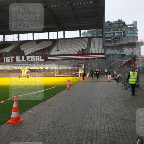 07.12.2025 - St. Pauli X-Mass-Run No. 15 Fabian Wolf http://msf.ph/oto/9395484 07.12.2025 10:30:35 Ziel 2910, 4845, 4847 meine-sportfotos.de