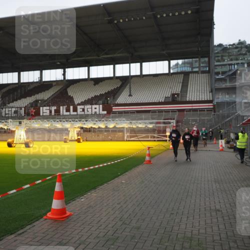 07.12.2025 - St. Pauli X-Mass-Run No. 15 Fabian Wolf http://msf.ph/oto/9395494 07.12.2025 10:30:39 Ziel 1698, 1700, 2537, 2910, 4845, 4847 meine-sportfotos.de