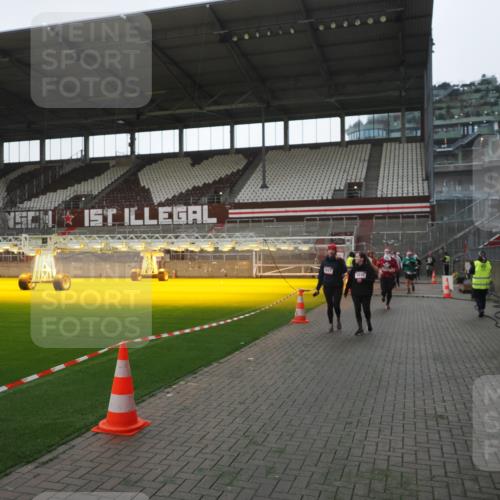 07.12.2025 - St. Pauli X-Mass-Run No. 15 Fabian Wolf http://msf.ph/oto/9395501 07.12.2025 10:30:40 Ziel 608, 1698, 1700, 2537, 2910, 3936, 3940, 4845, 4847 meine-sportfotos.de