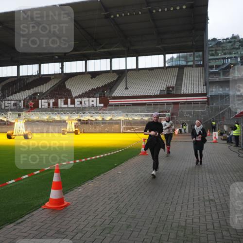 07.12.2025 - St. Pauli X-Mass-Run No. 15 Fabian Wolf http://msf.ph/oto/9395545 07.12.2025 10:30:58 Ziel 594, 601, 608, 1015, 1075, 1698, 1700, 3936, 3940, 3982, 3986, 4464 meine-sportfotos.de