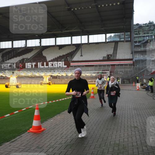 07.12.2025 - St. Pauli X-Mass-Run No. 15 Fabian Wolf http://msf.ph/oto/9395552 07.12.2025 10:31:00 Ziel 594, 601, 608, 1015, 1075, 3936, 3940, 3982, 3986, 4464 meine-sportfotos.de