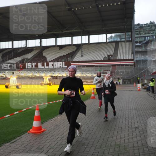 07.12.2025 - St. Pauli X-Mass-Run No. 15 Fabian Wolf http://msf.ph/oto/9395553 07.12.2025 10:31:00 Ziel 594, 601, 608, 1015, 1075, 3936, 3940, 3982, 3986, 4464 meine-sportfotos.de