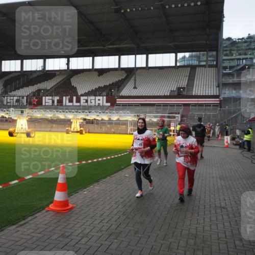07.12.2025 - St. Pauli X-Mass-Run No. 15 Fabian Wolf http://msf.ph/oto/9395580 07.12.2025 10:31:20 Ziel 343, 1545, 2073, 2171, 2172, 2914, 3889, 4412 meine-sportfotos.de