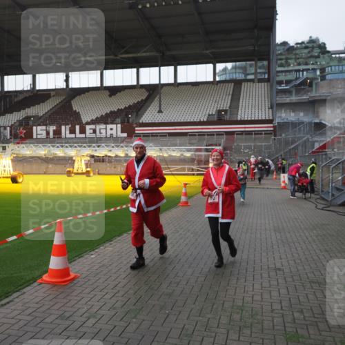 07.12.2025 - St. Pauli X-Mass-Run No. 15 Fabian Wolf http://msf.ph/oto/9395701 07.12.2025 10:32:03 Ziel 750, 752, 2342, 2343, 2345, 2418, 3267, 3716, 3806, 3808, 3969, 4274, 4275, 4467, 4484, 4495, 4504 meine-sportfotos.de