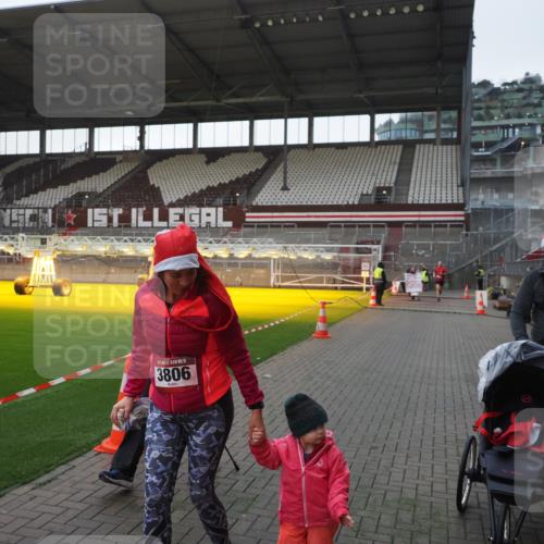 07.12.2025 - St. Pauli X-Mass-Run No. 15 Fabian Wolf http://msf.ph/oto/9395749 07.12.2025 10:32:21 Ziel 651, 1942, 1944, 4039, 4274, 4275 meine-sportfotos.de