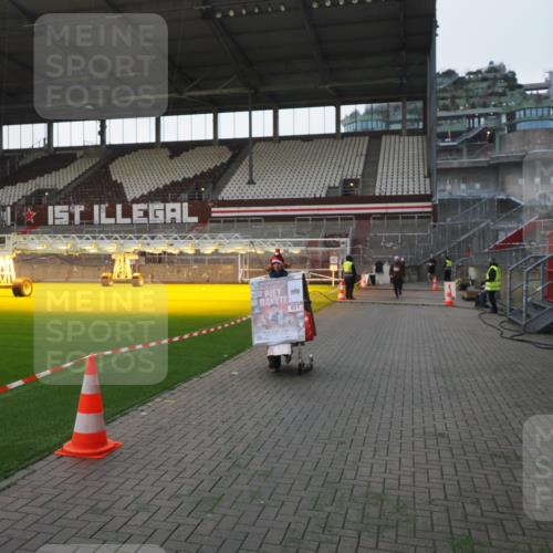 07.12.2025 - St. Pauli X-Mass-Run No. 15 Fabian Wolf http://msf.ph/oto/9395765 07.12.2025 10:32:34 Ziel 456, 651, 4758 meine-sportfotos.de