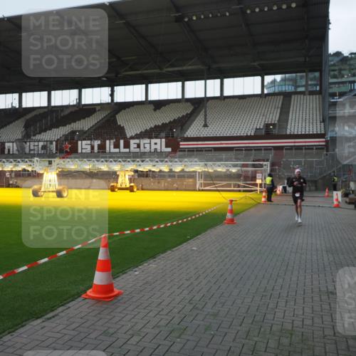 07.12.2025 - St. Pauli X-Mass-Run No. 15 Fabian Wolf http://msf.ph/oto/9395795 07.12.2025 10:32:54 Ziel 2486 meine-sportfotos.de