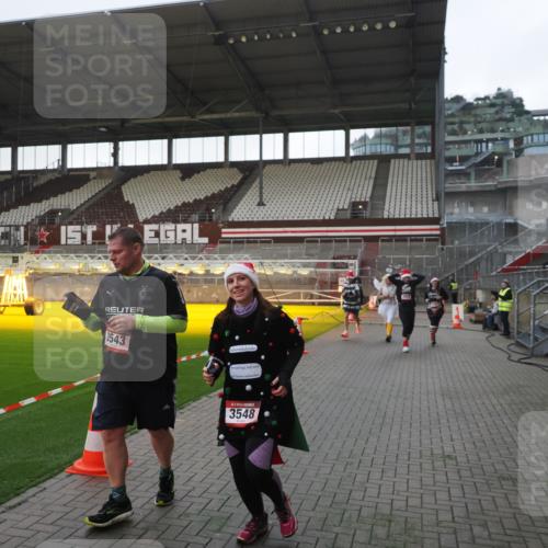 07.12.2025 - St. Pauli X-Mass-Run No. 15 Fabian Wolf http://msf.ph/oto/9395834 07.12.2025 10:33:17 Ziel 83, 498, 1268, 1329, 2054, 3543, 3548, 3791, 3901, 3902 meine-sportfotos.de