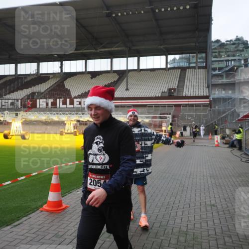 07.12.2025 - St. Pauli X-Mass-Run No. 15 Fabian Wolf http://msf.ph/oto/9395855 07.12.2025 10:33:24 Ziel 83, 498, 1268, 1329, 2054, 3543, 3548, 3791 meine-sportfotos.de