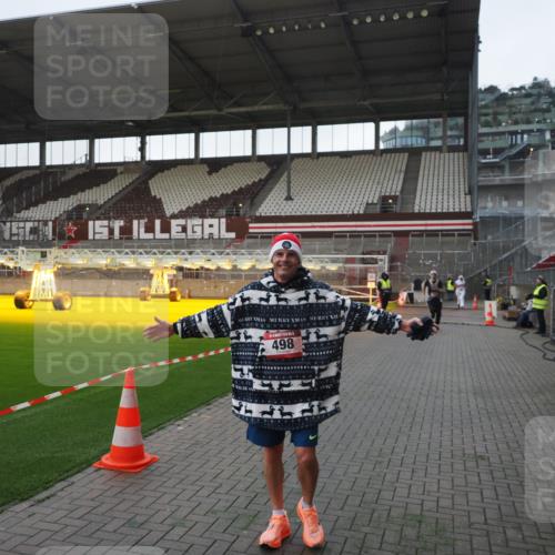 07.12.2025 - St. Pauli X-Mass-Run No. 15 Fabian Wolf http://msf.ph/oto/9395860 07.12.2025 10:33:25 Ziel 83, 498, 828, 1268, 1329, 2054, 3543, 3548, 3791 meine-sportfotos.de