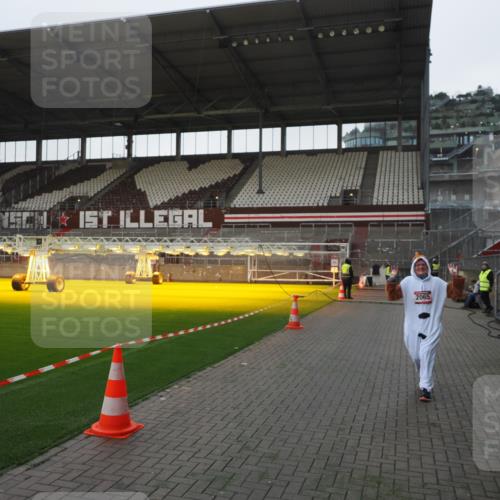07.12.2025 - St. Pauli X-Mass-Run No. 15 Fabian Wolf http://msf.ph/oto/9395870 07.12.2025 10:33:36 Ziel 828, 2065 meine-sportfotos.de