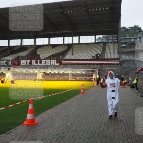 07.12.2025 - St. Pauli X-Mass-Run No. 15 Fabian Wolf http://msf.ph/oto/9395873 07.12.2025 10:33:37 Ziel 828, 2065 meine-sportfotos.de