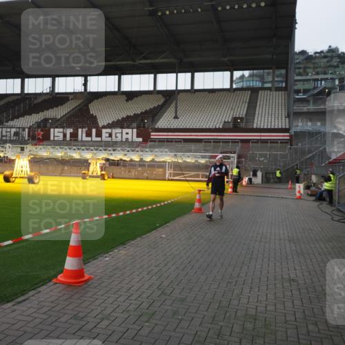07.12.2025 - St. Pauli X-Mass-Run No. 15 Fabian Wolf http://msf.ph/oto/9395887 07.12.2025 10:33:44 Ziel 828, 2065, 2558 meine-sportfotos.de