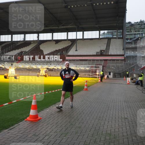 07.12.2025 - St. Pauli X-Mass-Run No. 15 Fabian Wolf http://msf.ph/oto/9395896 07.12.2025 10:33:48 Ziel 2558 meine-sportfotos.de