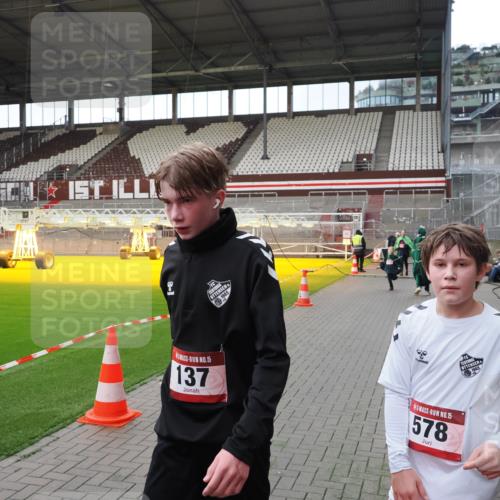 07.12.2025 - St. Pauli X-Mass-Run No. 15 Fabian Wolf http://msf.ph/oto/9395946 07.12.2025 10:34:45 Ziel 137, 493, 578, 3389, 3390, 4276, 4277, 4309, 4310, 4316, 4317, 4336, 4337 meine-sportfotos.de