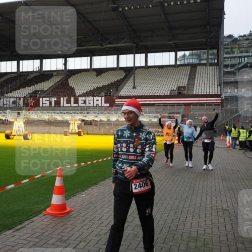 07.12.2025 - St. Pauli X-Mass-Run No. 15 Fabian Wolf http://msf.ph/oto/9396050 07.12.2025 10:35:27 Ziel 998, 1100, 1365, 2353, 2406, 3224, 3721, 4147, 4149, 4595, 4772, 4776, 4778, 4779 meine-sportfotos.de