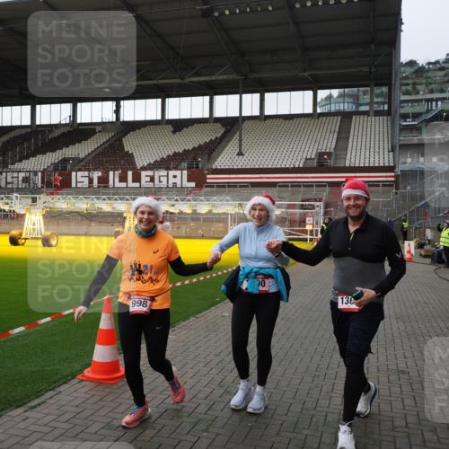 07.12.2025 - St. Pauli X-Mass-Run No. 15 Fabian Wolf http://msf.ph/oto/9396069 07.12.2025 10:35:31 Ziel 998, 1100, 1365, 2406, 3224, 3721, 4595 meine-sportfotos.de