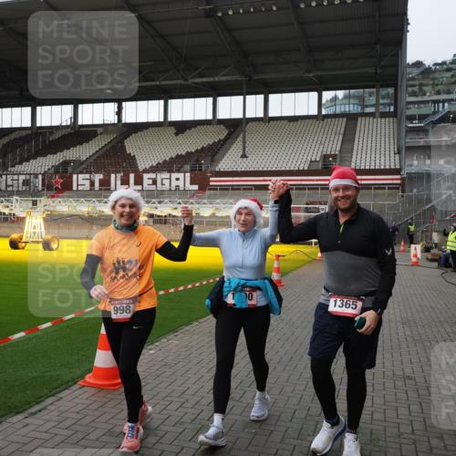 07.12.2025 - St. Pauli X-Mass-Run No. 15 Fabian Wolf http://msf.ph/oto/9396070 07.12.2025 10:35:31 Ziel 998, 1100, 1365, 2406, 3224, 3721, 4595 meine-sportfotos.de