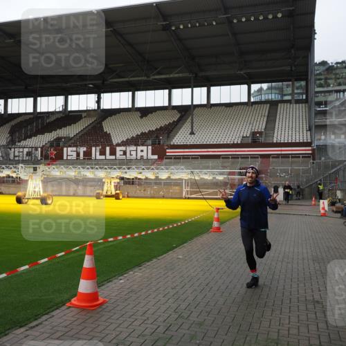 07.12.2025 - St. Pauli X-Mass-Run No. 15 Fabian Wolf http://msf.ph/oto/9396085 07.12.2025 10:35:39 Ziel 1822 meine-sportfotos.de