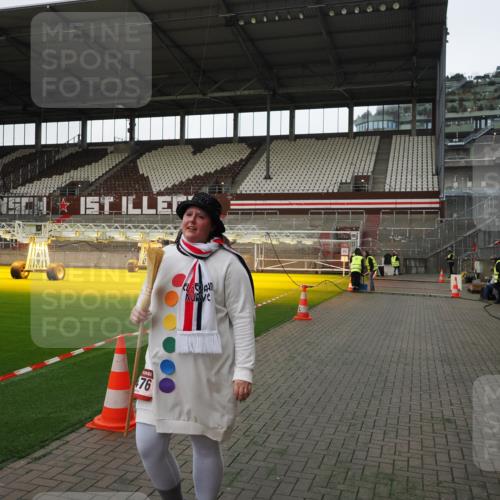 07.12.2025 - St. Pauli X-Mass-Run No. 15 Fabian Wolf http://msf.ph/oto/9396144 07.12.2025 10:36:06 Ziel 350, 3476 meine-sportfotos.de