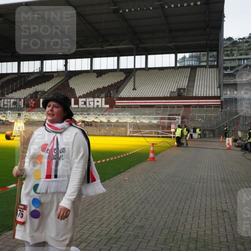 07.12.2025 - St. Pauli X-Mass-Run No. 15 Fabian Wolf http://msf.ph/oto/9396146 07.12.2025 10:36:06 Ziel 350, 3476 meine-sportfotos.de