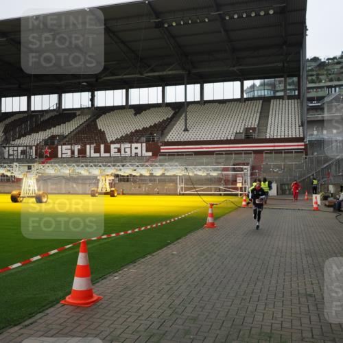 07.12.2025 - St. Pauli X-Mass-Run No. 15 Fabian Wolf http://msf.ph/oto/9396147 07.12.2025 10:36:20 Ziel 2948 meine-sportfotos.de