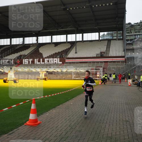 07.12.2025 - St. Pauli X-Mass-Run No. 15 Fabian Wolf http://msf.ph/oto/9396152 07.12.2025 10:36:21 Ziel 2948, 3089 meine-sportfotos.de
