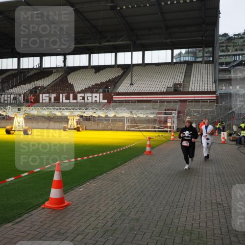 07.12.2025 - St. Pauli X-Mass-Run No. 15 Fabian Wolf http://msf.ph/oto/9396183 07.12.2025 10:36:34 Ziel 2948, 3089, 3382, 4200, 4591, 4597, 4599 meine-sportfotos.de