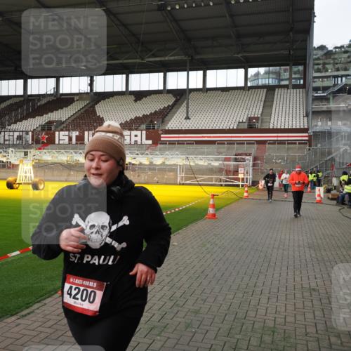 07.12.2025 - St. Pauli X-Mass-Run No. 15 Fabian Wolf http://msf.ph/oto/9396198 07.12.2025 10:36:37 Ziel 511, 717, 833, 2948, 3089, 3382, 4200, 4591, 4597, 4599 meine-sportfotos.de