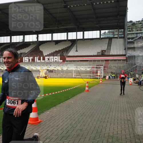 07.12.2025 - St. Pauli X-Mass-Run No. 15 Fabian Wolf http://msf.ph/oto/9396430 07.12.2025 10:38:49 Ziel 1250, 1255, 2943, 3058, 3061 meine-sportfotos.de