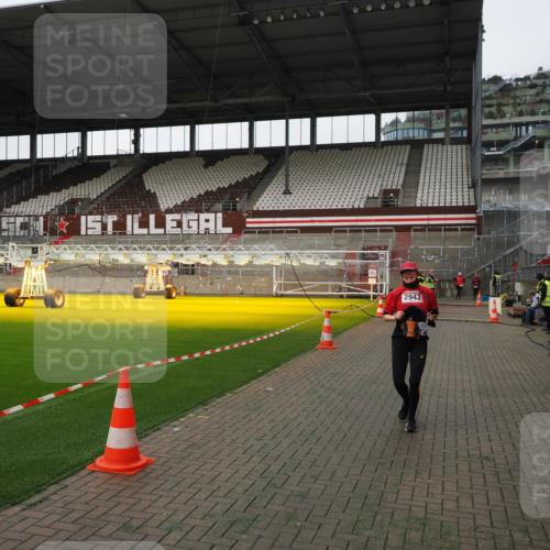 07.12.2025 - St. Pauli X-Mass-Run No. 15 Fabian Wolf http://msf.ph/oto/9396435 07.12.2025 10:38:51 Ziel 1250, 1255, 2943, 3058, 3061 meine-sportfotos.de
