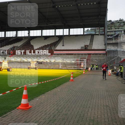 07.12.2025 - St. Pauli X-Mass-Run No. 15 Fabian Wolf http://msf.ph/oto/9396467 07.12.2025 10:39:04 Ziel 1417, 2827, 2828, 2943 meine-sportfotos.de