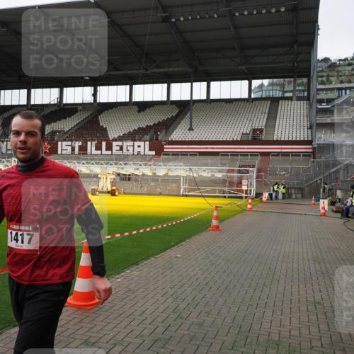 07.12.2025 - St. Pauli X-Mass-Run No. 15 Fabian Wolf http://msf.ph/oto/9396477 07.12.2025 10:39:12 Ziel 1417, 2827, 2828 meine-sportfotos.de