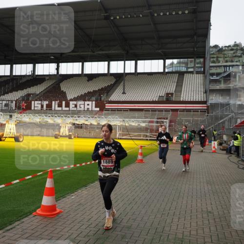 07.12.2025 - St. Pauli X-Mass-Run No. 15 Fabian Wolf http://msf.ph/oto/9396483 07.12.2025 10:39:26 Ziel 981, 1796, 1889, 2354, 3118, 3240 meine-sportfotos.de