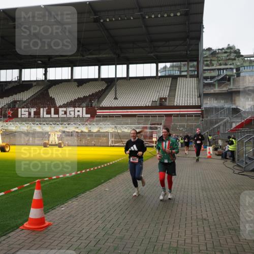 07.12.2025 - St. Pauli X-Mass-Run No. 15 Fabian Wolf http://msf.ph/oto/9396486 07.12.2025 10:39:27 Ziel 981, 1796, 1889, 2354, 3118, 3240, 3242 meine-sportfotos.de