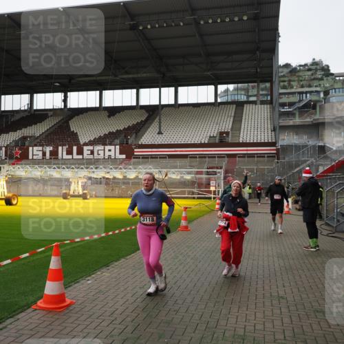 07.12.2025 - St. Pauli X-Mass-Run No. 15 Fabian Wolf http://msf.ph/oto/9396497 07.12.2025 10:39:32 Ziel 981, 1796, 1889, 2354, 2420, 3118, 3240, 3242 meine-sportfotos.de
