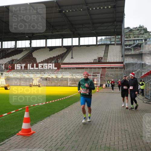 07.12.2025 - St. Pauli X-Mass-Run No. 15 Fabian Wolf http://msf.ph/oto/9396507 07.12.2025 10:39:34 Ziel 981, 1796, 1889, 2354, 2420, 3118, 3240, 3242, 4207, 4211 meine-sportfotos.de