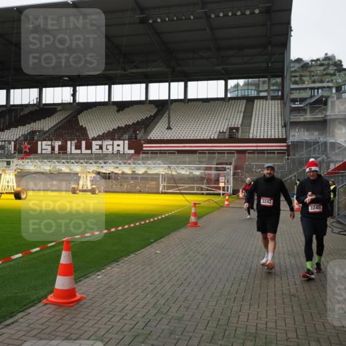 07.12.2025 - St. Pauli X-Mass-Run No. 15 Fabian Wolf http://msf.ph/oto/9396517 07.12.2025 10:39:36 Ziel 981, 1796, 1889, 2354, 2420, 3118, 3240, 3242, 4207, 4211 meine-sportfotos.de