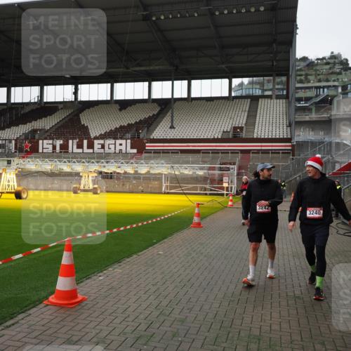 07.12.2025 - St. Pauli X-Mass-Run No. 15 Fabian Wolf http://msf.ph/oto/9396519 07.12.2025 10:39:37 Ziel 981, 1796, 1889, 2354, 2420, 3118, 3240, 3242, 4207, 4211 meine-sportfotos.de