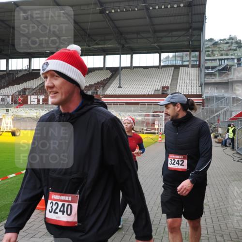 07.12.2025 - St. Pauli X-Mass-Run No. 15 Fabian Wolf http://msf.ph/oto/9396532 07.12.2025 10:39:40 Ziel 981, 1796, 2354, 2420, 2588, 3118, 3240, 3242, 4207, 4211 meine-sportfotos.de