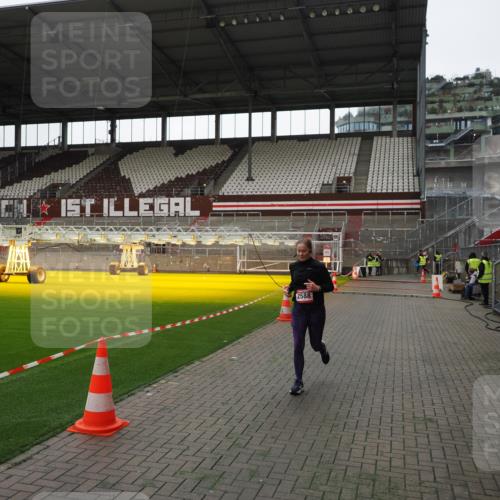 07.12.2025 - St. Pauli X-Mass-Run No. 15 Fabian Wolf http://msf.ph/oto/9396538 07.12.2025 10:39:44 Ziel 2354, 2420, 2588, 3118, 3240, 3242, 4207, 4211 meine-sportfotos.de